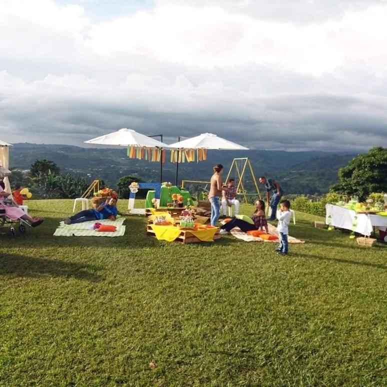 Finca Turistica Santa Clara Hostel กาลาร์กา ภายนอก รูปภาพ